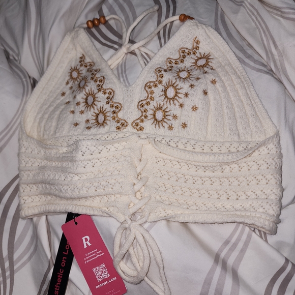 XL- ROMWE Cream Embroidered Crop Top - Picture 3 of 5